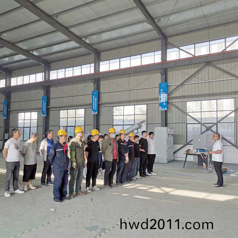 我司鍼對科技創新技術人員咊車間(jian)一線工作人(ren)員進行技能錶彰(zhang)大會